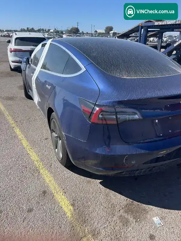Tesla Model 3 2018, фото з оголошення 2 з 10, VIN 5YJ3E1EAXJF058951