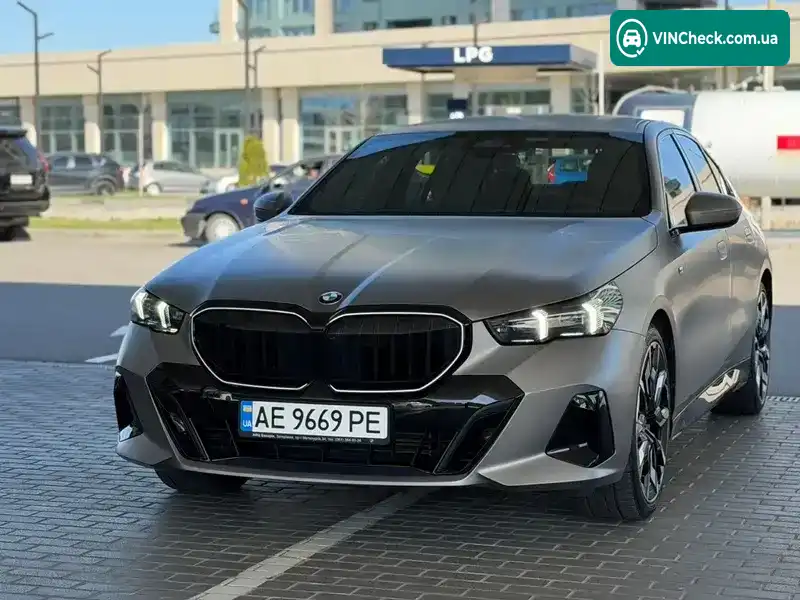 BMW 5 Series 2025, фото з оголошення 2 з 21, VIN WBA31FL050CV55479