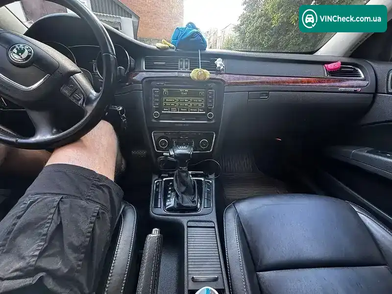 Skoda Superb 2012, фото з оголошення 1 з 9, VIN TMBJE73T2C9044344