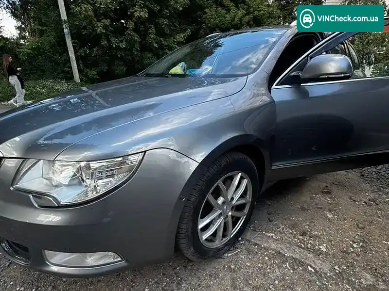 Skoda Superb 2012, фото з оголошення 2 з 9, VIN TMBJE73T2C9044344