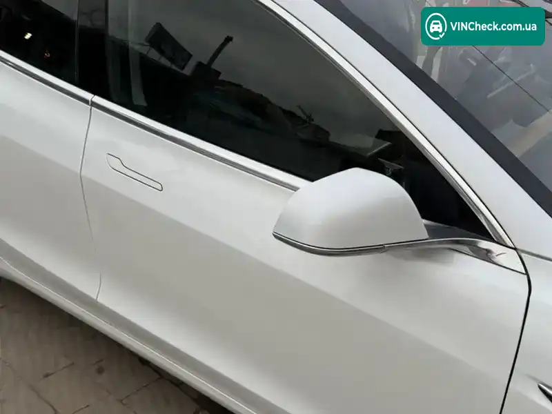 Tesla Model 3 2020, фото з оголошення 2 з 17, VIN 5YJ3E1EB5LF636675