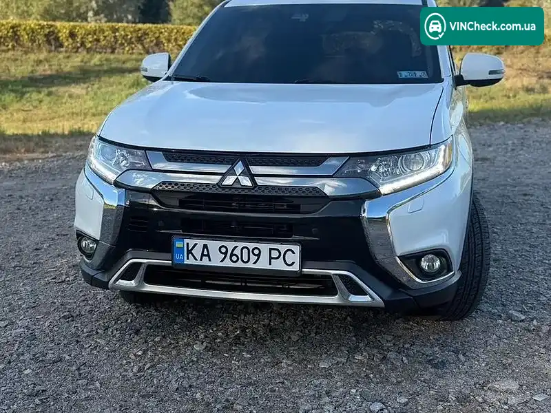 Mitsubishi Outlander 2020, фото з оголошення 1 з 14, VIN JA4AZ3A3XLZ042285
