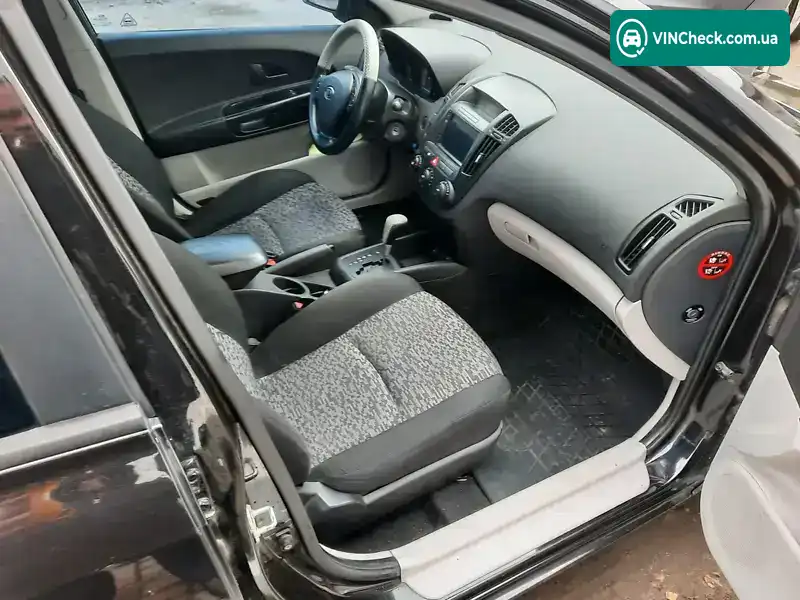 Kia Ceed 2007, фото з оголошення 2 з 3, VIN Y6LFF24237L000989