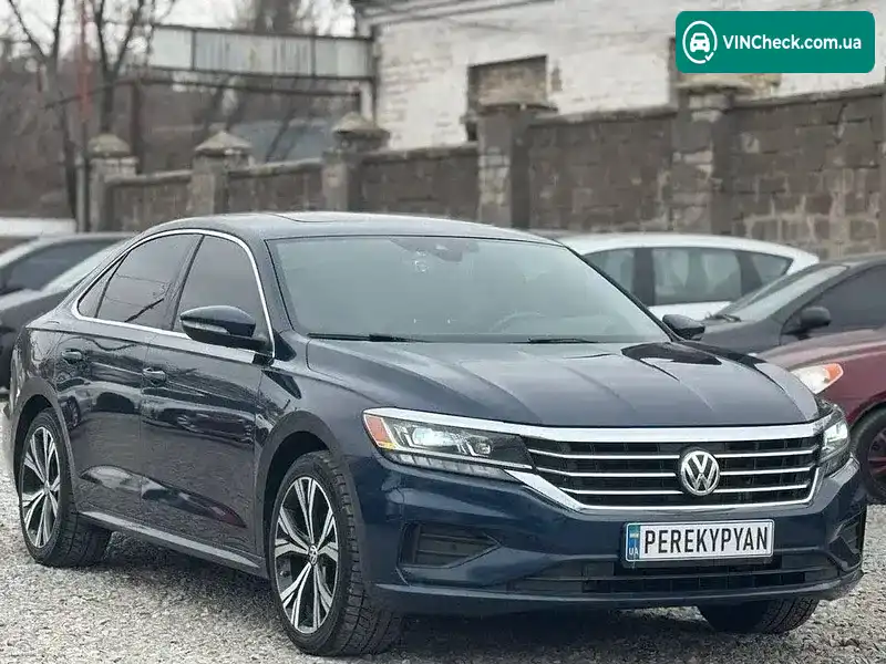 Volkswagen Passat 2020, фото з оголошення 2 з 17, VIN 1VWCA7A34LC025625