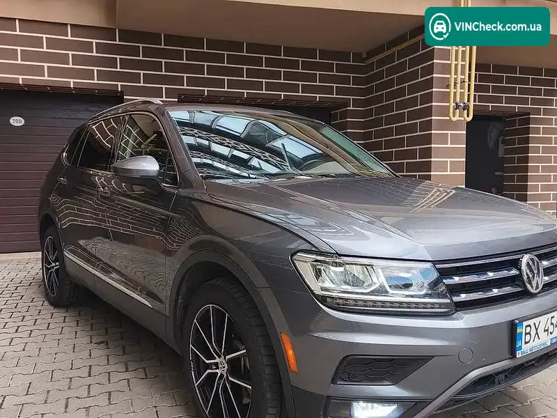 Volkswagen Tiguan 2019, фото з оголошення 1 з 20, VIN 3VV2B7AX3KM181040