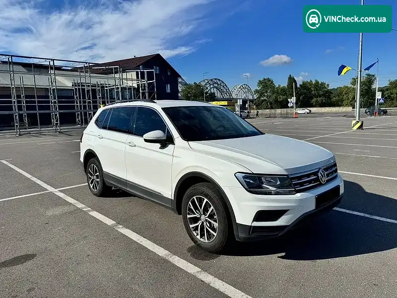 Volkswagen Tiguan 2020, фото з оголошення 2 з 9, VIN 3VV3B7AX0LM160698