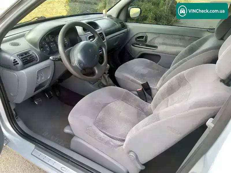 Renault Clio 2000, фото з оголошення 2 з 19, VIN VF1CB0U0F22325977
