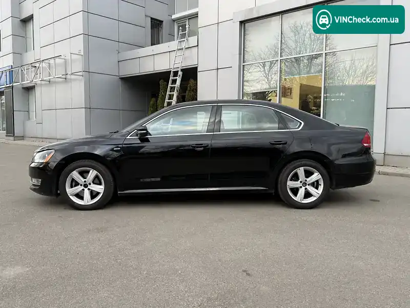 Volkswagen Passat 2015, фото з оголошення 2 з 20, VIN 1VWAT7A31FC106720