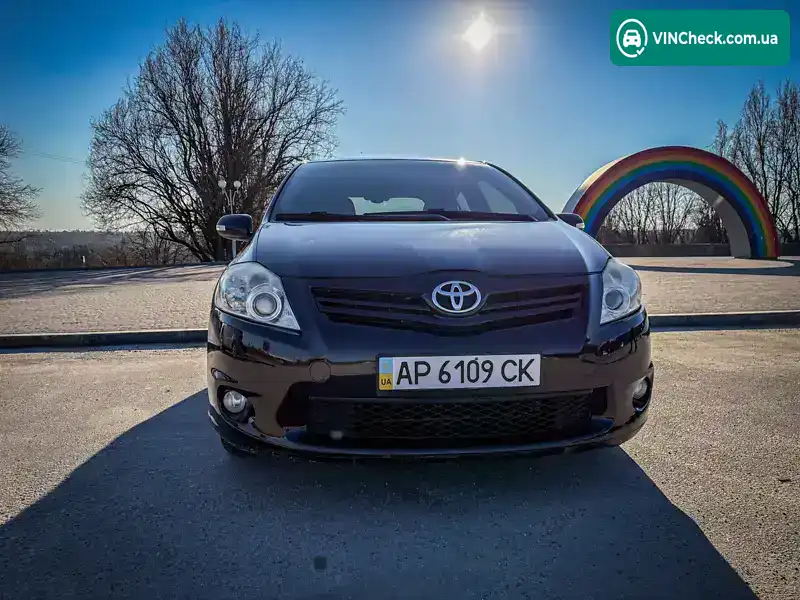 Toyota Auris 2010, фото з оголошення 2 з 21, VIN NMTKU56E70R059455
