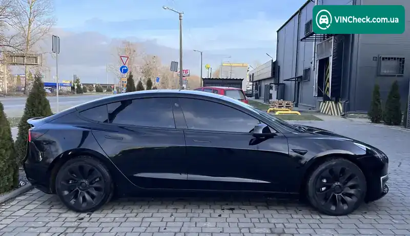 Tesla Model 3 2019, фото з оголошення 2 з 10, VIN 5YJ3E1EB1KF208729
