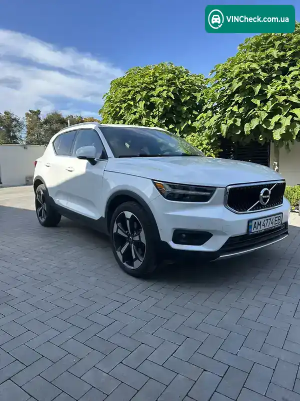 Volvo XC40 2018, фото з оголошення 1 з 21, VIN YV4162UL2K2062359