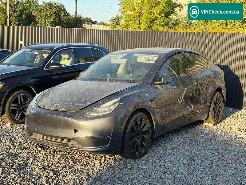 Tesla Model Y 2022, фото з оголошення 1 з 8, VIN 7SAYGDEE1NF511612