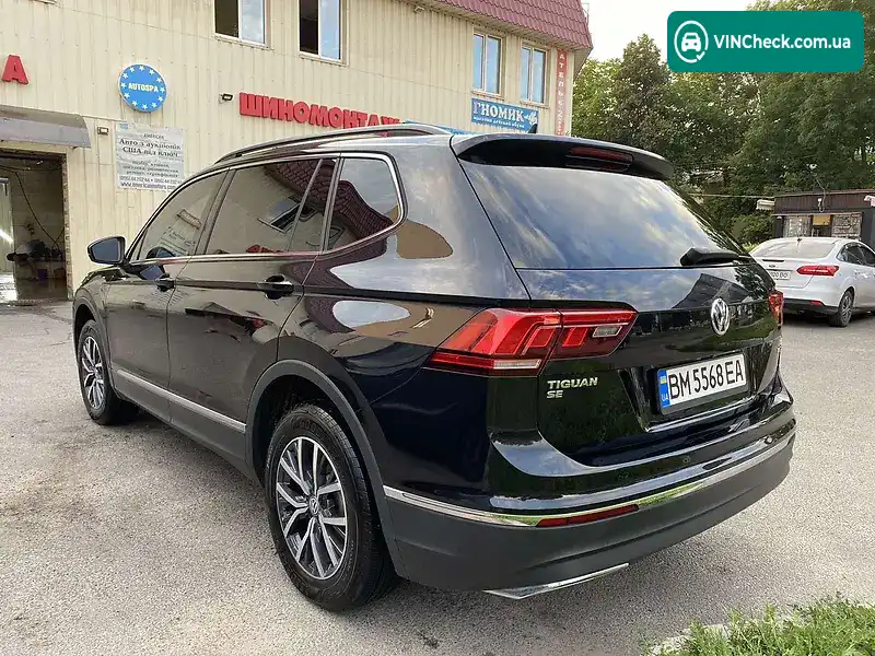 Volkswagen Tiguan 2018, фото з оголошення 2 з 14, VIN 3VV2B7AX1JM144096