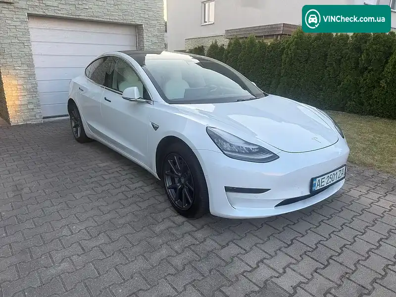 Tesla Model 3 2019, фото з оголошення 1 з 14, VIN 5YJ3E1EB1KF421521