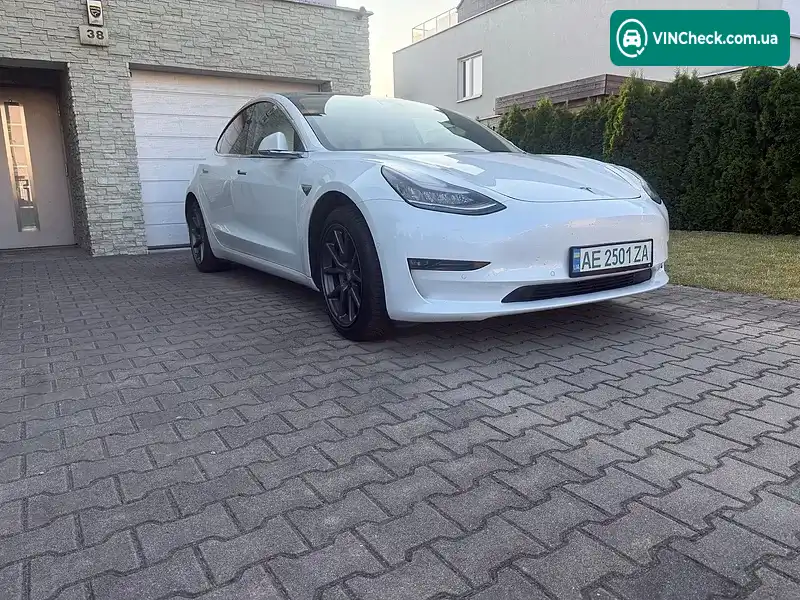 Tesla Model 3 2019, фото з оголошення 2 з 14, VIN 5YJ3E1EB1KF421521