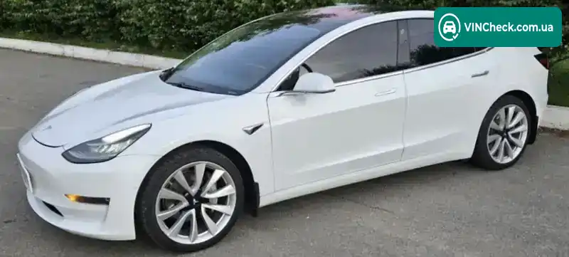 Tesla Model 3 2018, фото з оголошення 2 з 21, VIN 5YJ3E1EA4JF018350