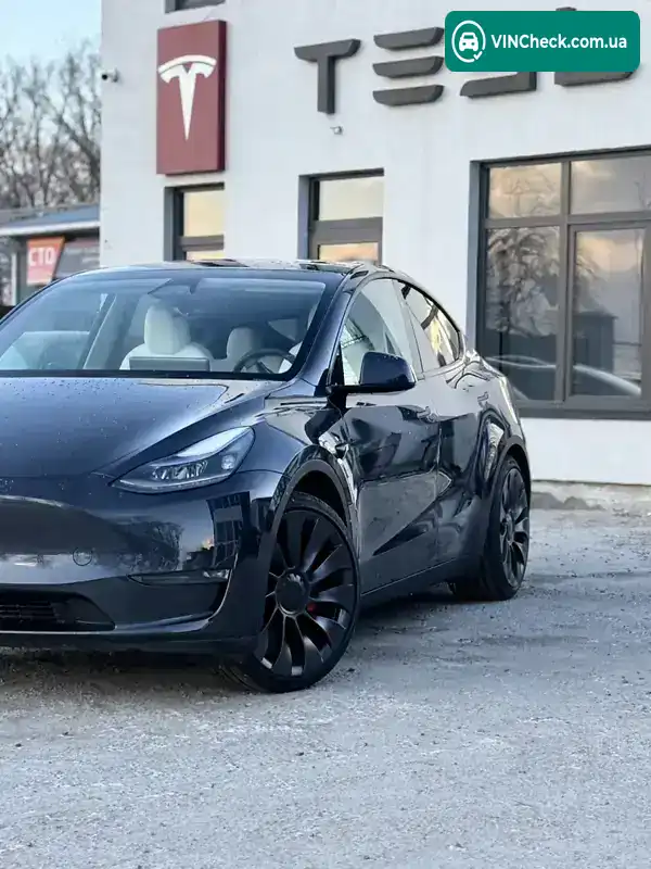Tesla Model Y 2024, фото з оголошення 2 з 20, VIN 7SAYGDEF1RA275409