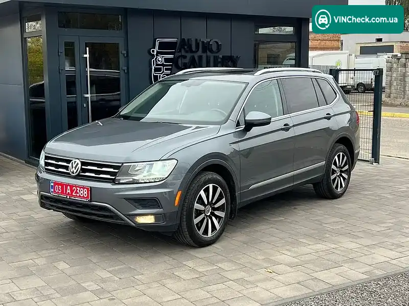 Volkswagen Tiguan 2018, фото з оголошення 1 з 20, VIN 3VV3B7AX0JM023547