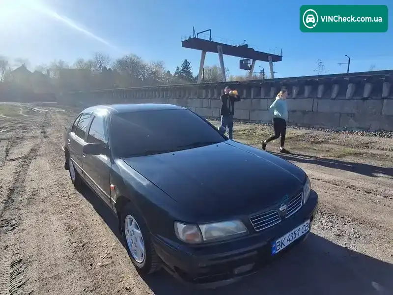Nissan Maxima 1995, фото з оголошення 2 з 9, VIN JN1CAUA32U0011552