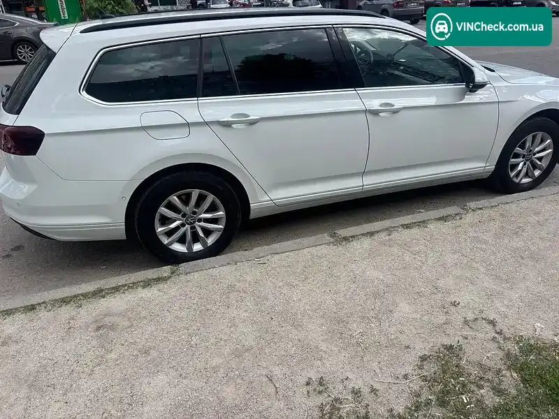 Volkswagen Passat 2021, фото з оголошення 2 з 11, VIN WVWZZZ3CZNE025205