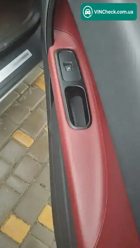Volvo C70 2010, фото з оголошення 1 з 16, VIN YV1672MCXBJ113659
