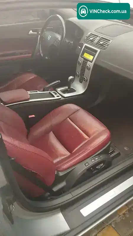 Volvo C70 2010, фото з оголошення 2 з 16, VIN YV1672MCXBJ113659
