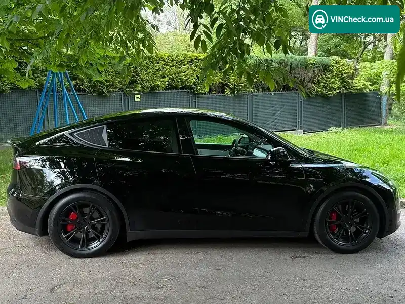 Tesla Model Y 2022, фото з оголошення 2 з 11, VIN 7SAYGDEF7NF505046