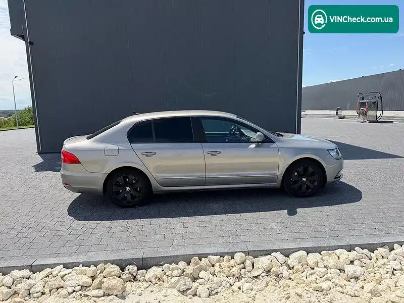 Skoda Superb 2013, фото з оголошення 1 з 12, VIN TMBAJ73TXE9014037