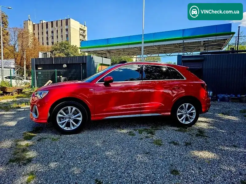 Audi Q3 2023, фото з оголошення 2 з 20, VIN WA1DECF38P1116745