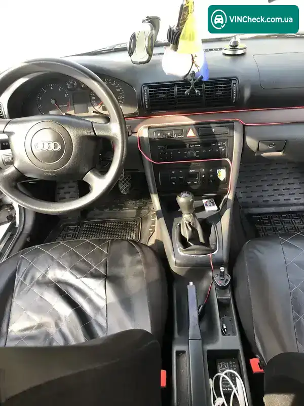 Audi A4 2000, фото з оголошення 2 з 12, VIN WAUZZZ8DZYA113429