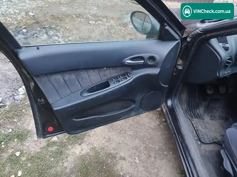 Alfa Romeo 156 2000, фото з оголошення 2 з 17, VIN ZAR93200000130309