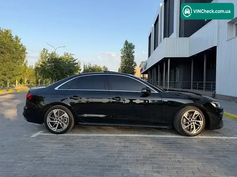 Audi A4 2021, фото з оголошення 2 з 17, VIN WAUEAAF43MN012197