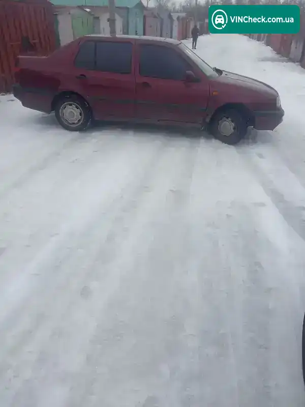 Volkswagen Vento 1992, фото з оголошення 1 з 6, VIN WVWZZZ1HZNW273835