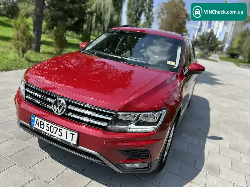 Volkswagen Tiguan 2017, фото з оголошення 1 з 20, VIN 3VV2B7AX1JM031703