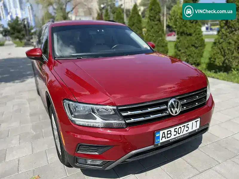 Volkswagen Tiguan 2017, фото з оголошення 2 з 20, VIN 3VV2B7AX1JM031703