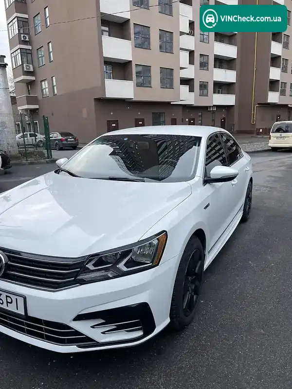 Volkswagen Passat 2017, фото з оголошення 1 з 20, VIN 1VWDT7A34HC072563