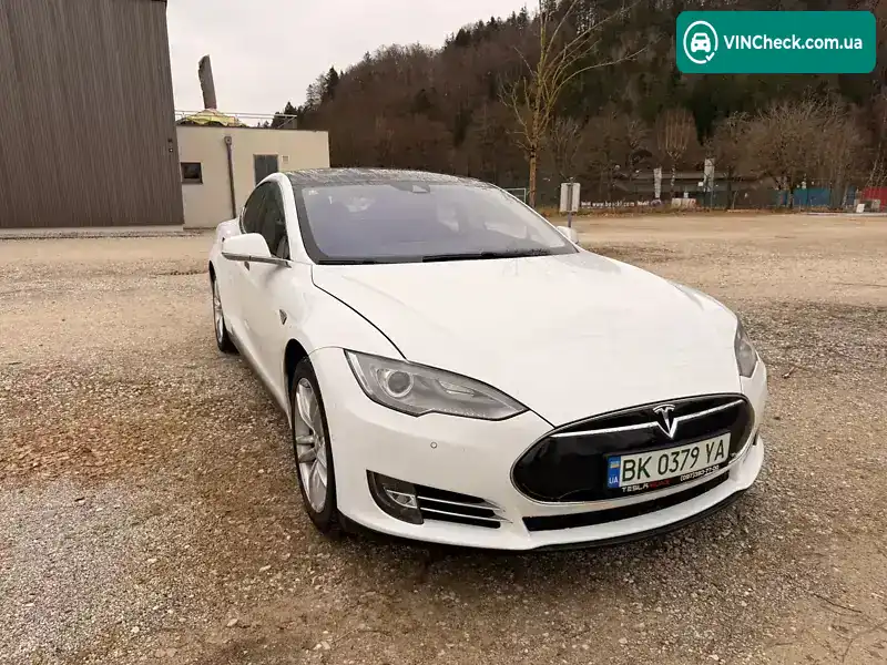 Tesla Model S 2015, фото з оголошення 2 з 21, VIN 5YJSA7E15FF101626
