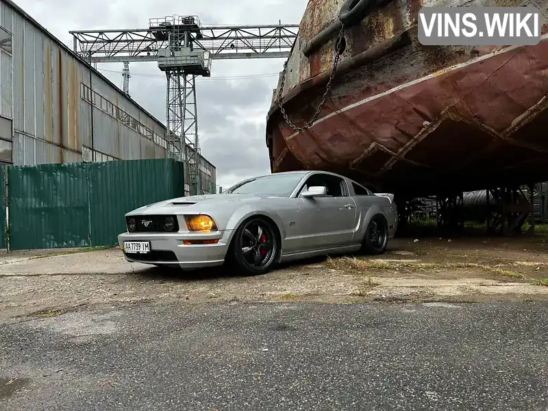 Ford Mustang 2005, фото з оголошення 2 з 13, VIN 1ZVFT82HX55131155