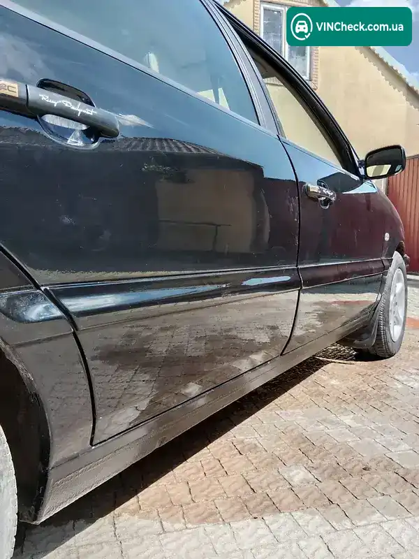 Volkswagen Passat 1995, фото з оголошення 2 з 20, VIN WVWZZZ32ZGE017589
