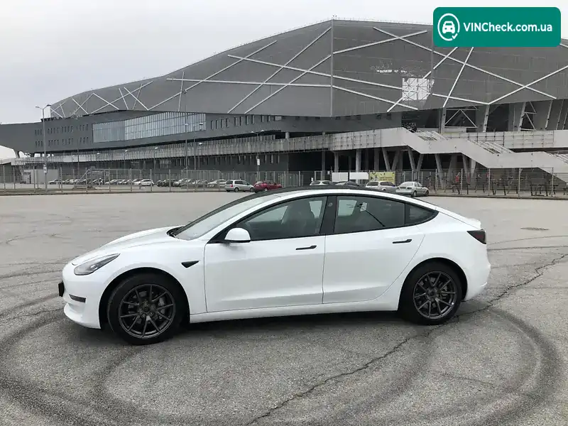 Tesla Model 3 2022, фото з оголошення 1 з 17, VIN 5YJ3E1EB6NF107318