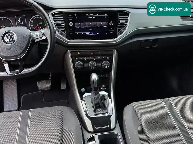 Volkswagen T-Roc 2021, фото з оголошення 2 з 16, VIN WVGZZZA1ZMV156029