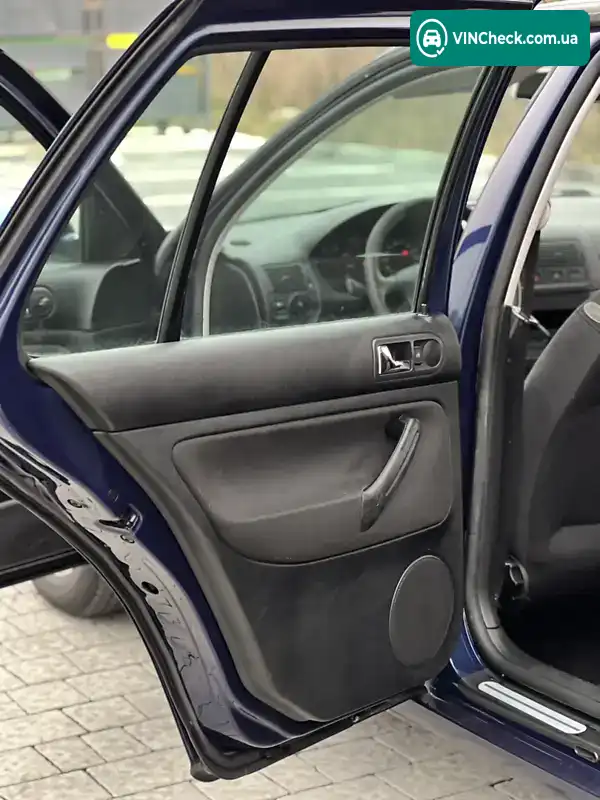 Volkswagen Golf 2002, фото з оголошення 2 з 7, VIN WVWZZZ1JZ2W240122