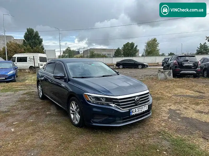 Volkswagen Passat 2020, фото з оголошення 2 з 10, VIN 1VWSA7A39LC020934