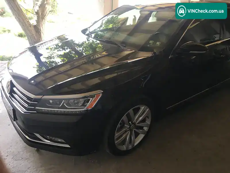 Volkswagen Passat 2017, фото з оголошення 1 з 20, VIN 1VWGT7A37HC052840