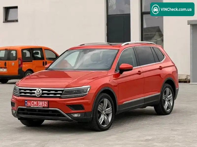 Volkswagen Tiguan 2018, фото з оголошення 1 з 20, VIN 3VV5B7AX1JM093373