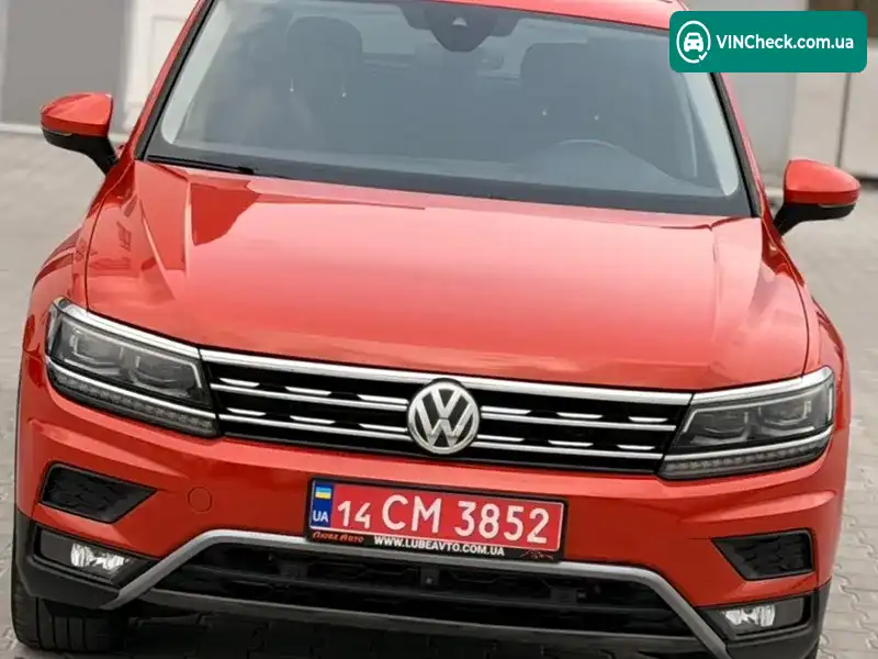 Volkswagen Tiguan 2018, фото з оголошення 2 з 20, VIN 3VV5B7AX1JM093373