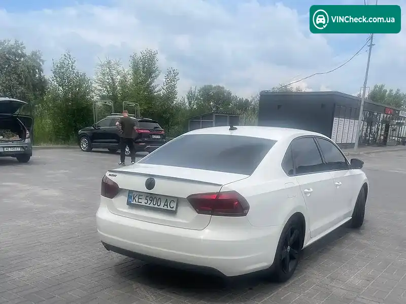Volkswagen Passat 2013, фото з оголошення 2 з 9, VIN 1VWBS7A36EC062087