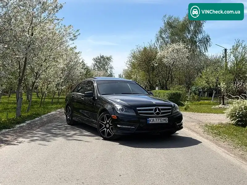 Mercedes-Benz C-Class 2012, фото з оголошення 1 з 17, VIN WDDGF4HB8DR249096
