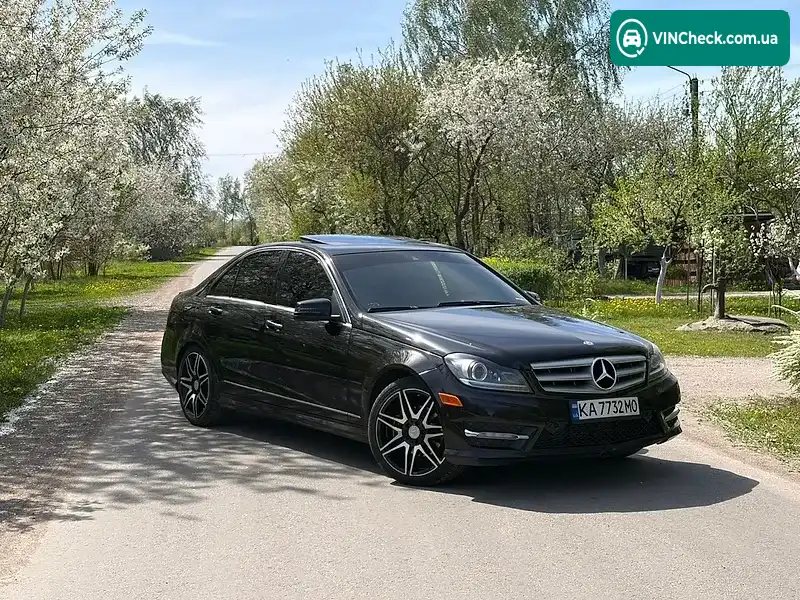 Mercedes-Benz C-Class 2012, фото з оголошення 2 з 17, VIN WDDGF4HB8DR249096