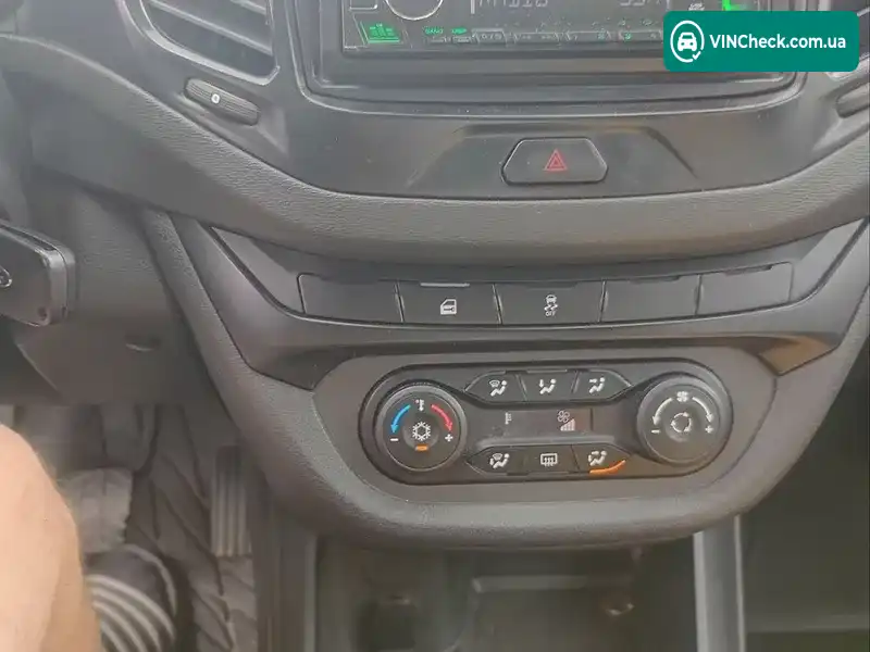 ВАЗ / Lada Vesta 2021, фото з оголошення 2 з 18, VIN Y9ZGFL110M1384632